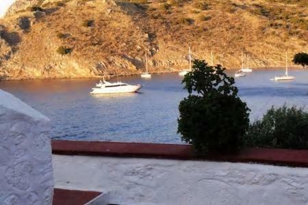Tramontana Villa Hydra  Exterior photo